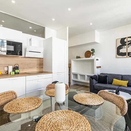 Apartmán Elegant 2 - Bedroom Flat In