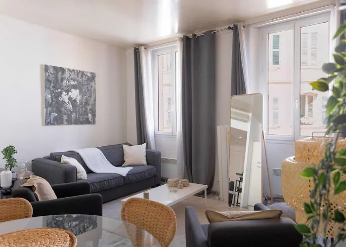 Elegant 2 - Bedroom Flat In Apartman Cannes