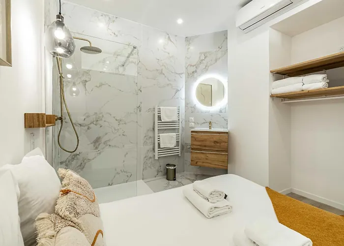 Apartman Elegant 2 - Bedroom Flat In