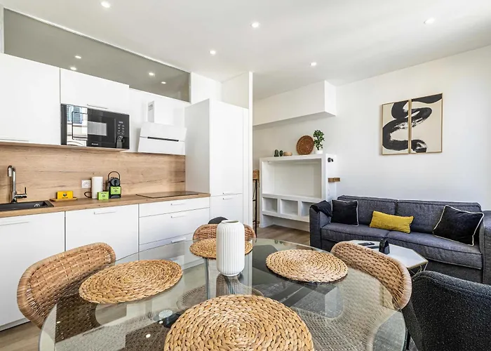 Apartman Elegant 2 - Bedroom Flat In