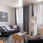 Elegant 2 - Bedroom Flat In شقة كان