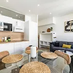 شقة Elegant 2 - Bedroom Flat In