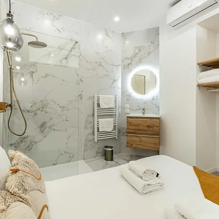 아파트 Elegant 2 - Bedroom Flat In